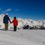 Replerhof Mit Kinderbetreuung Отель 4*